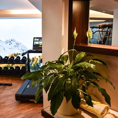 Glanz & Glory Hotel 4*