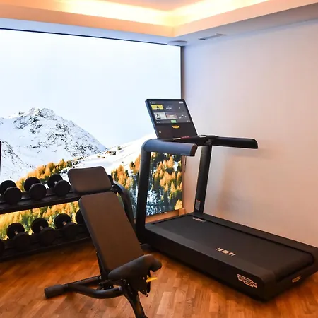 Glanz & Glory Hotel Hotell 4*
