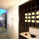 Glanz & Glory Hotel