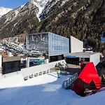Glanz & Glory Hotel 4*