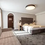 stefan Hotel