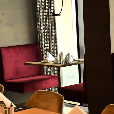 Glanz & Glory Hotel