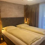 מלון Glanz & Glory Hotel זולדן