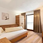 Glanz & Glory Hotel זולדן