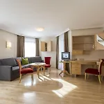 מלון Glanz & Glory Hotel 4*