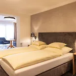 斯特凡酒店 酒店 4*